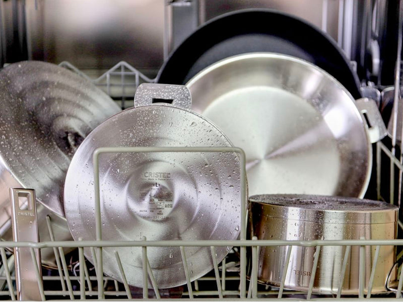 Comment nettoyer sa poêle ou sa casserole en inox ?