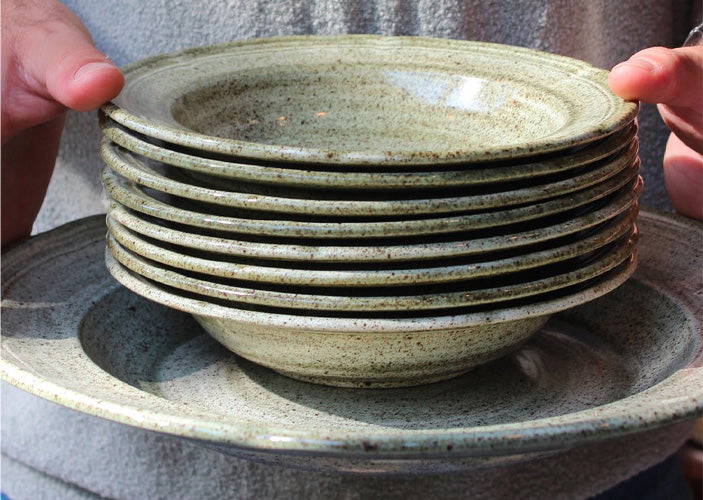 La vaisselle de seconde main, nos enjeux et succès en tant que revendeurs