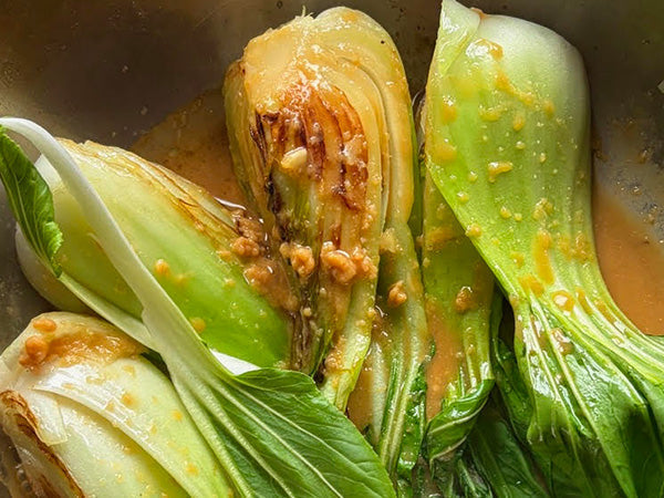 Chou pakchoï braisé à l’orange et au miso