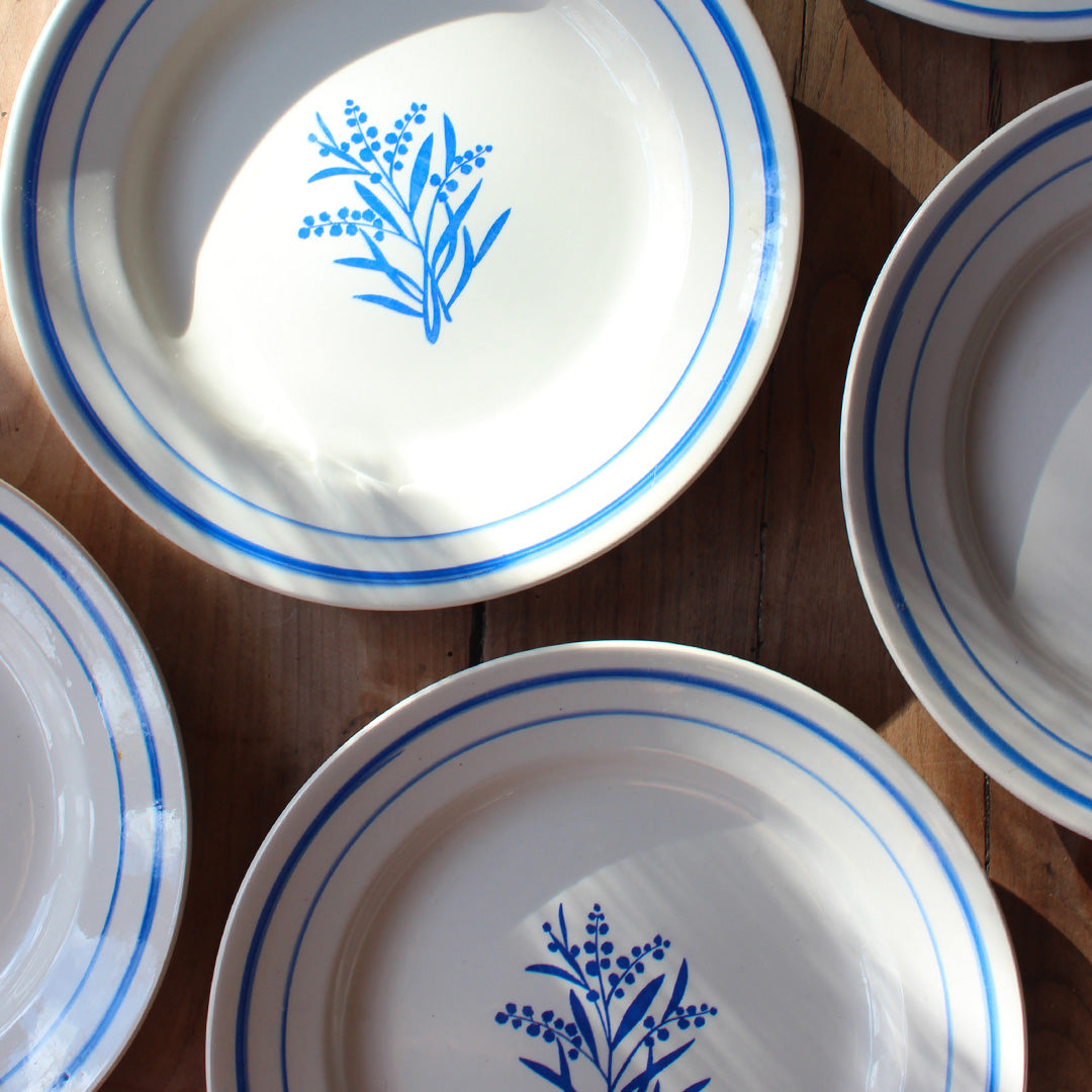 8 assiettes plates motif épi de Gien