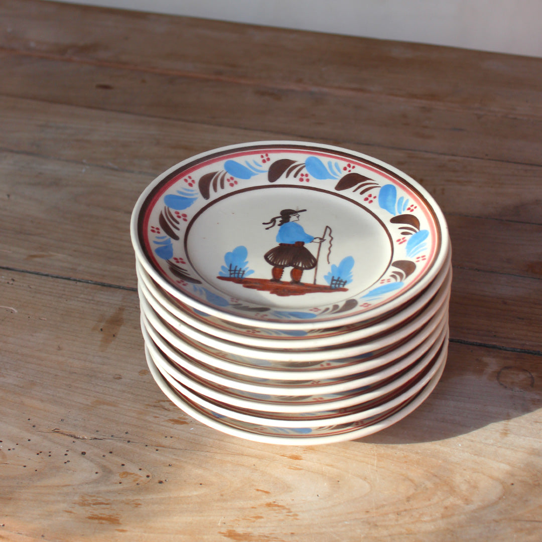 11 assiettes à dessert peintes à la main de Quimper