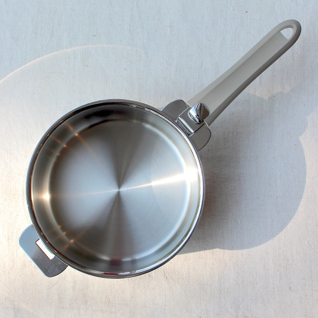 Batterie de trois casseroles en inox avec manche amovible Cristel