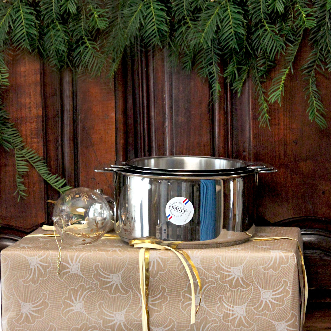 Batterie de trois casseroles en inox avec poignée amovible