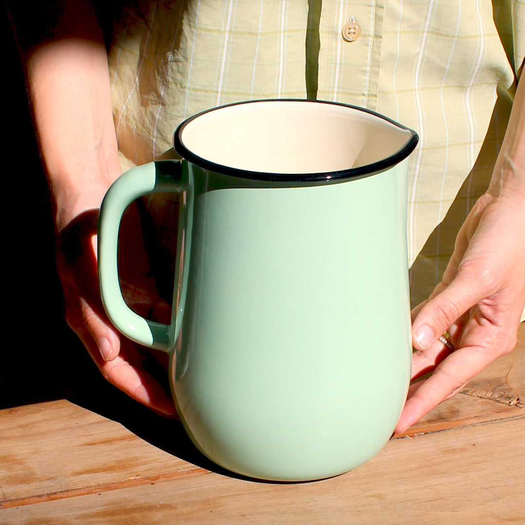 Carafe émaillée