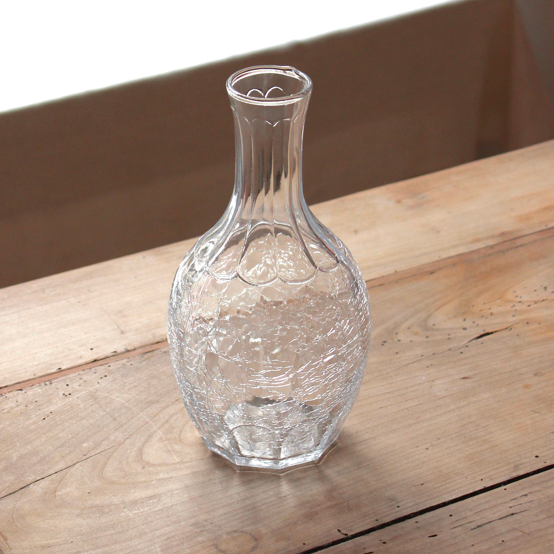 Carafe en verre effet brisé
