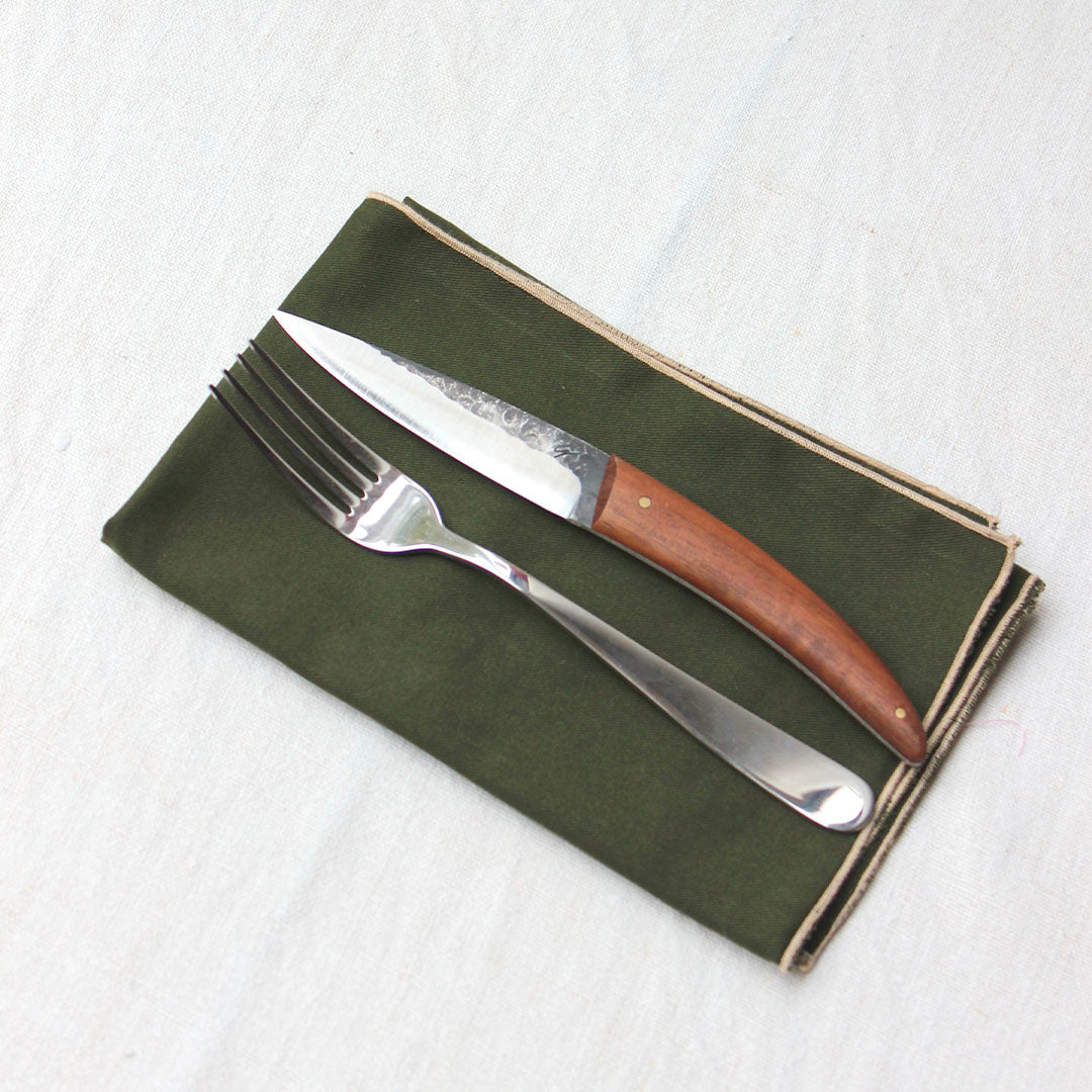 Coffret de couteaux de table manche en noyer