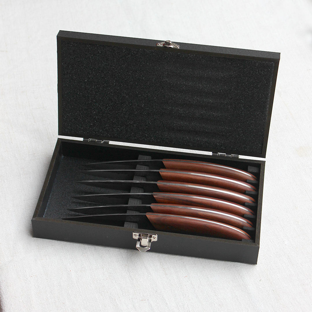 Coffret de couteaux de table manche en noyer