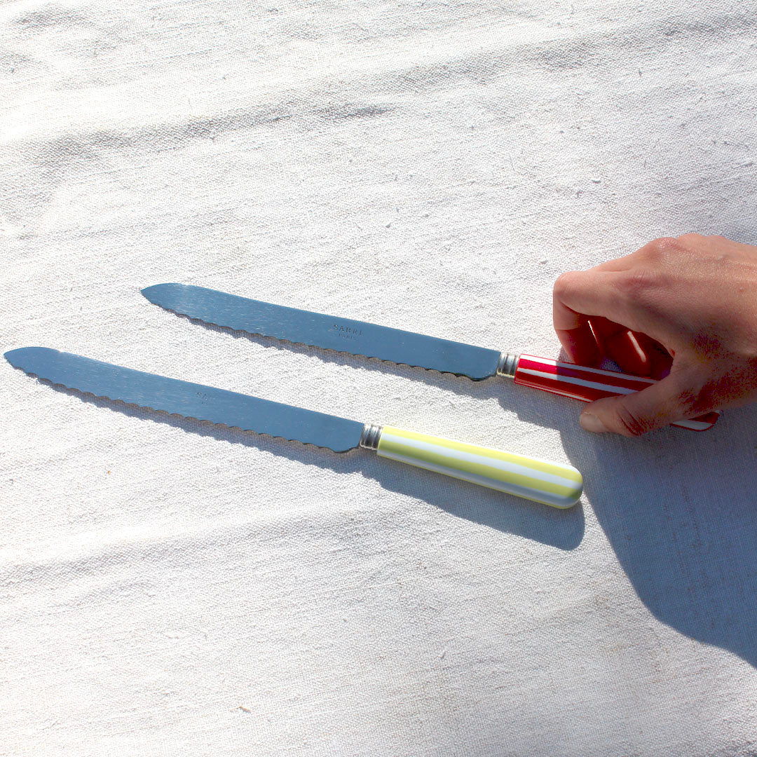 Couteau à pain à rayures