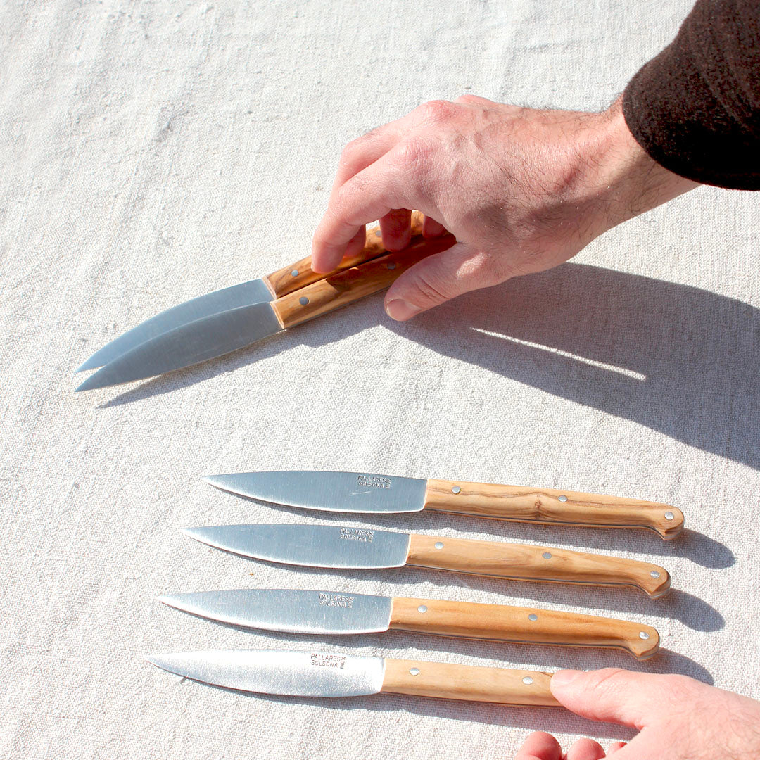 Couteau de table manche en olivier