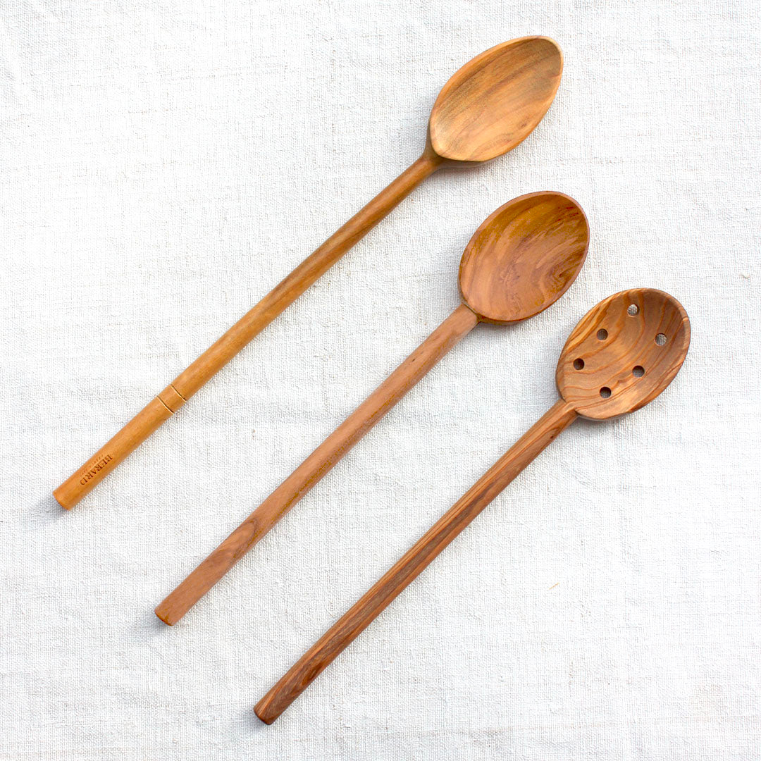 Grande cuillère à ragoût en bois d'olivier