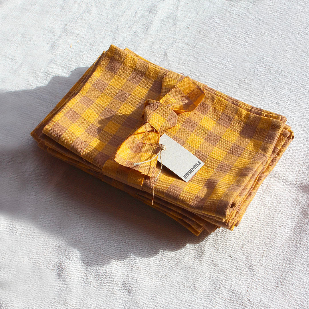 Duo de serviettes de table à carreaux upcyclées ocre