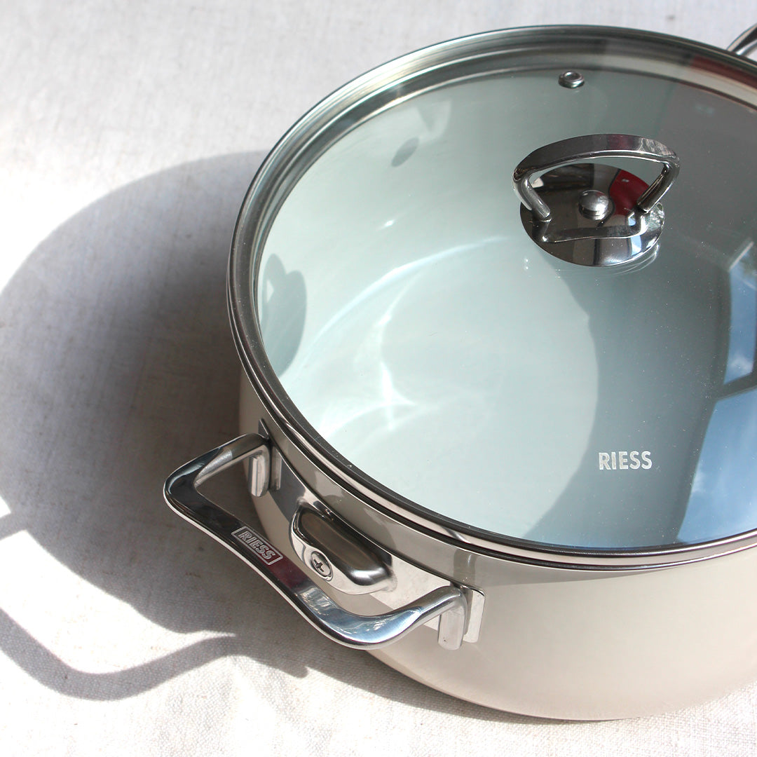 Grande marmite en acier émaillé