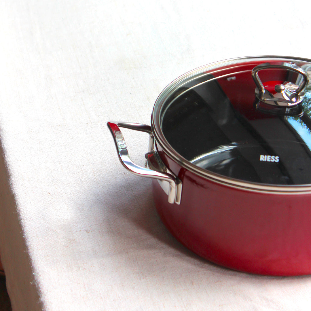 Grande marmite en acier émaillé