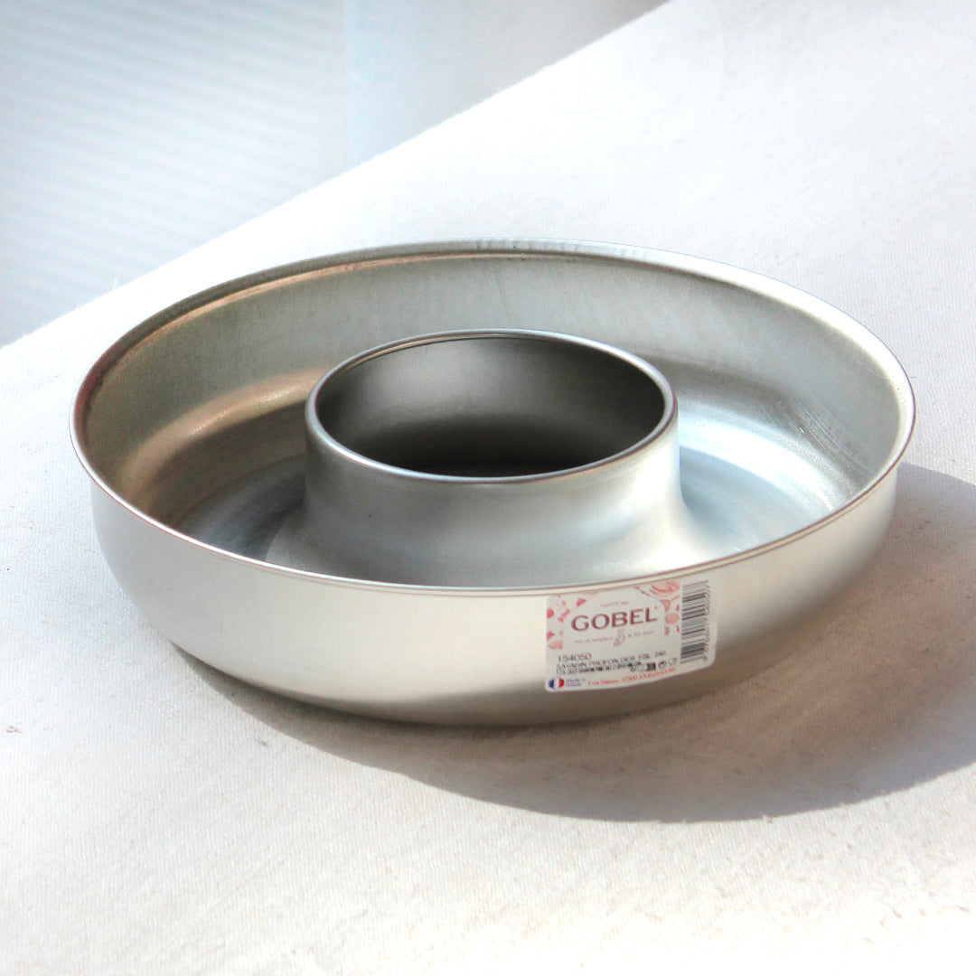 Moule à baba en fer blanc