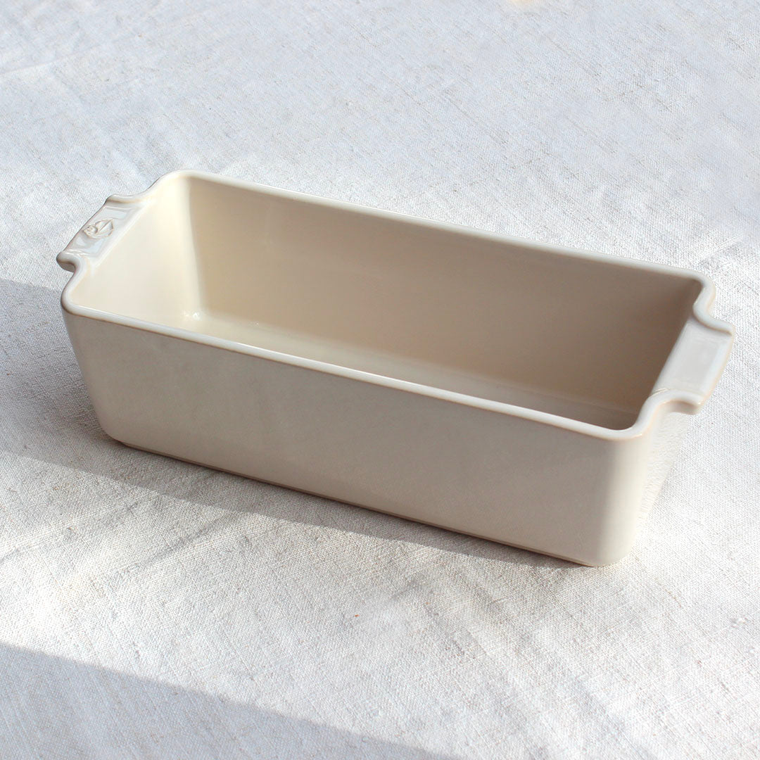 Moule à cake en céramique - ivoire - peugeot