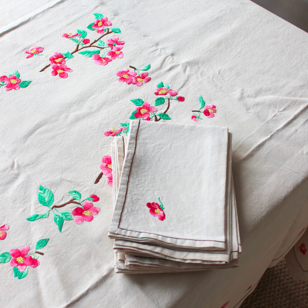 Nappe ancienne en lin motif cerisier et ses 11 serviettes assorties