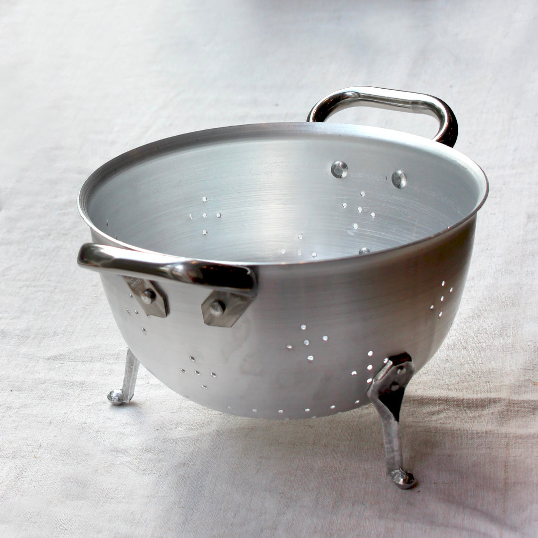 Passoire à anses sur trepied