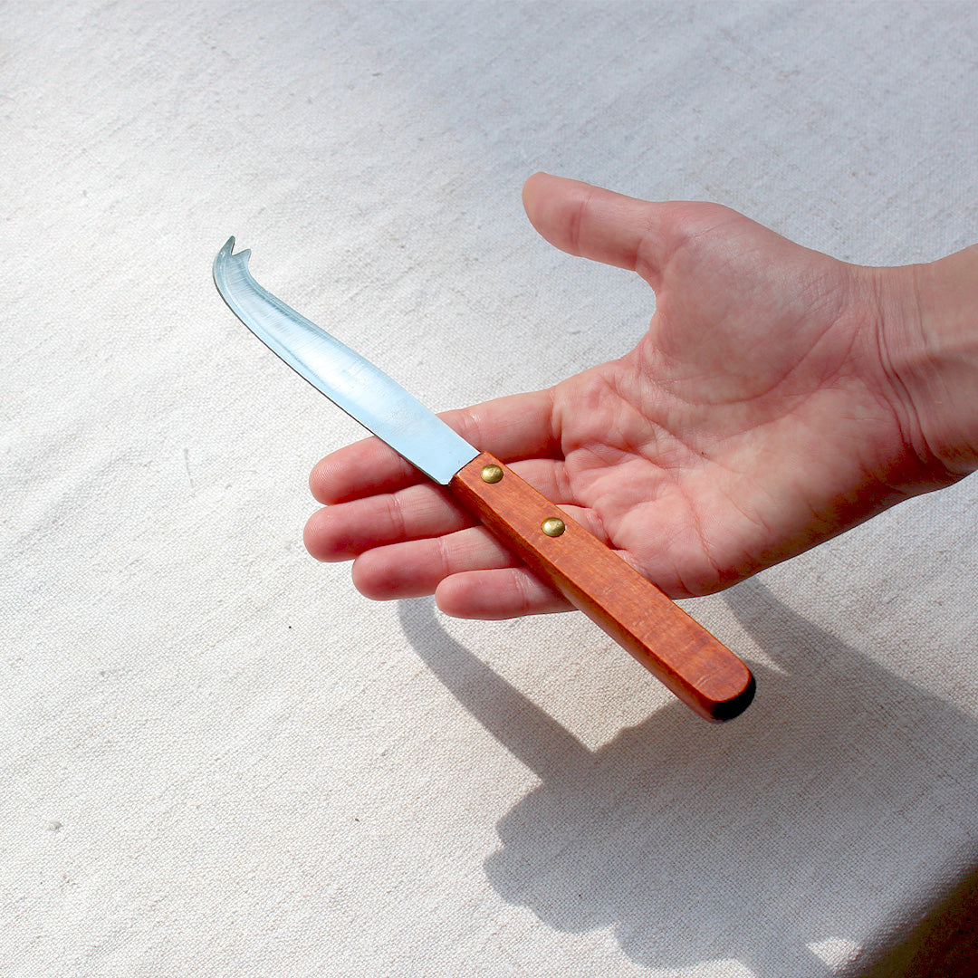 Petit couteau à fromage manche en bois