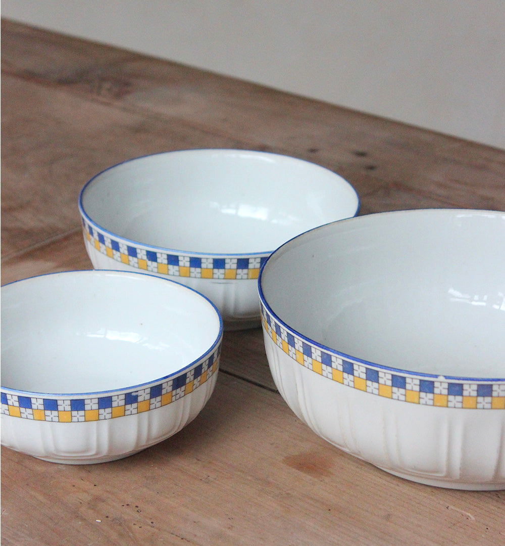 Trio de plats ronds en porcelaine art déco vintage