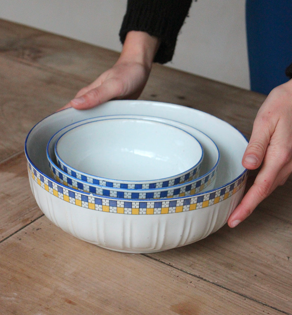 Trio de plats ronds en porcelaine art déco vintage