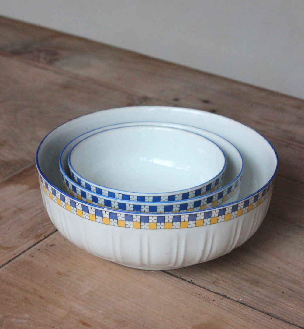 Trio de plats ronds en porcelaine art déco vintage