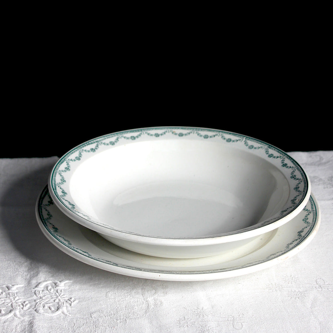 Duo de plats de service en terre de fer