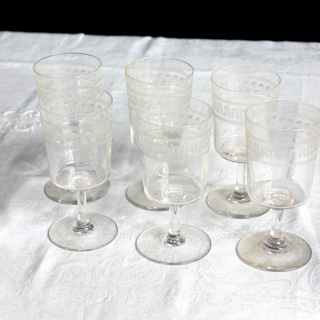 6 verres à vin gravés