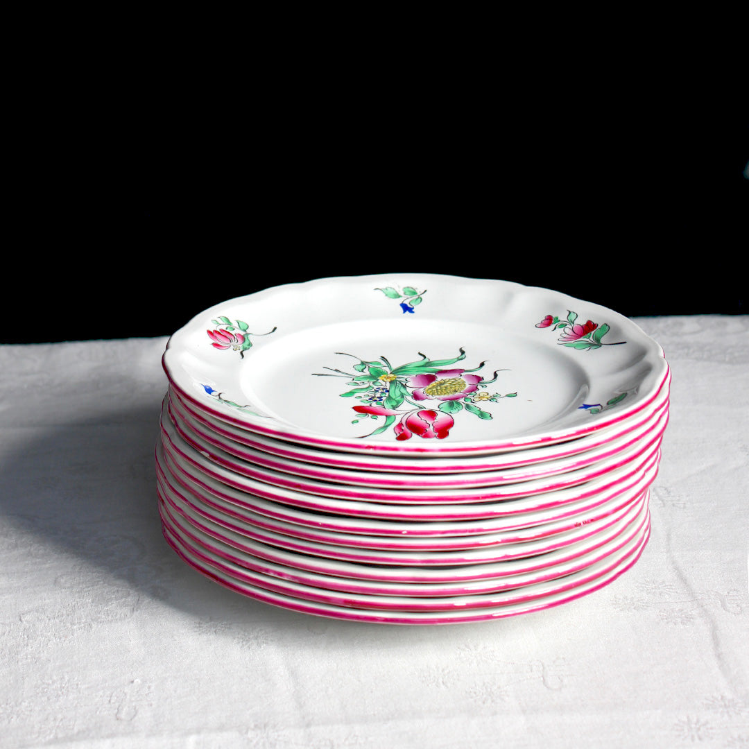 12 assiettes plates de Lunéville