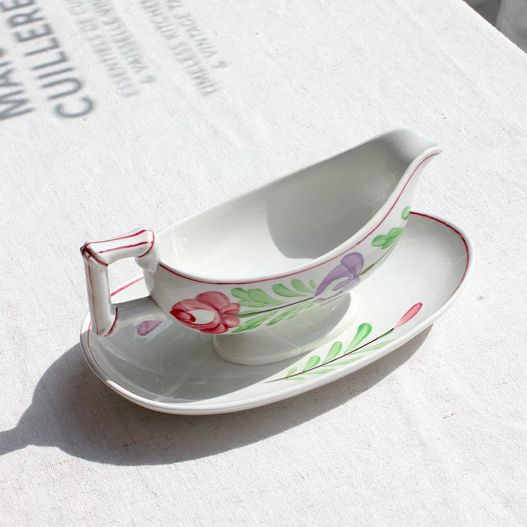 Saucière au décor fleuri peint à la main