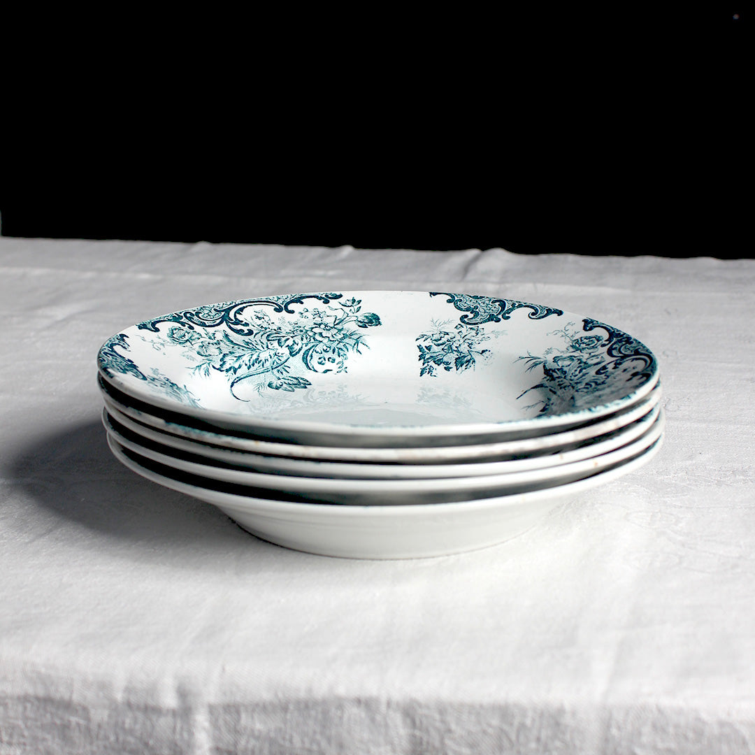 5 grandes assiettes creuses en terre de fer