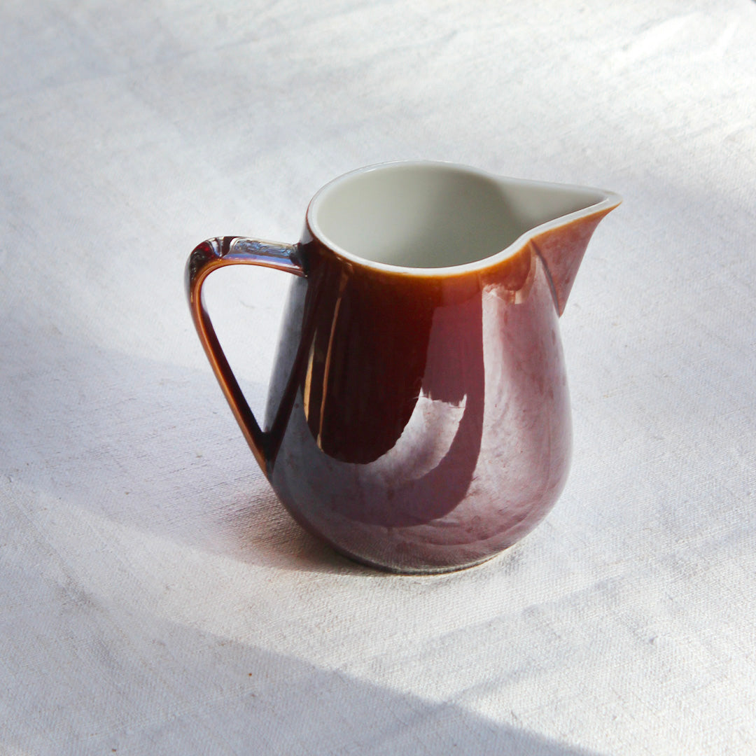 Pot en céramique brune