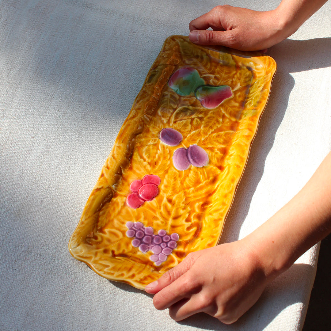 Plat à cake en barbotine vintage
