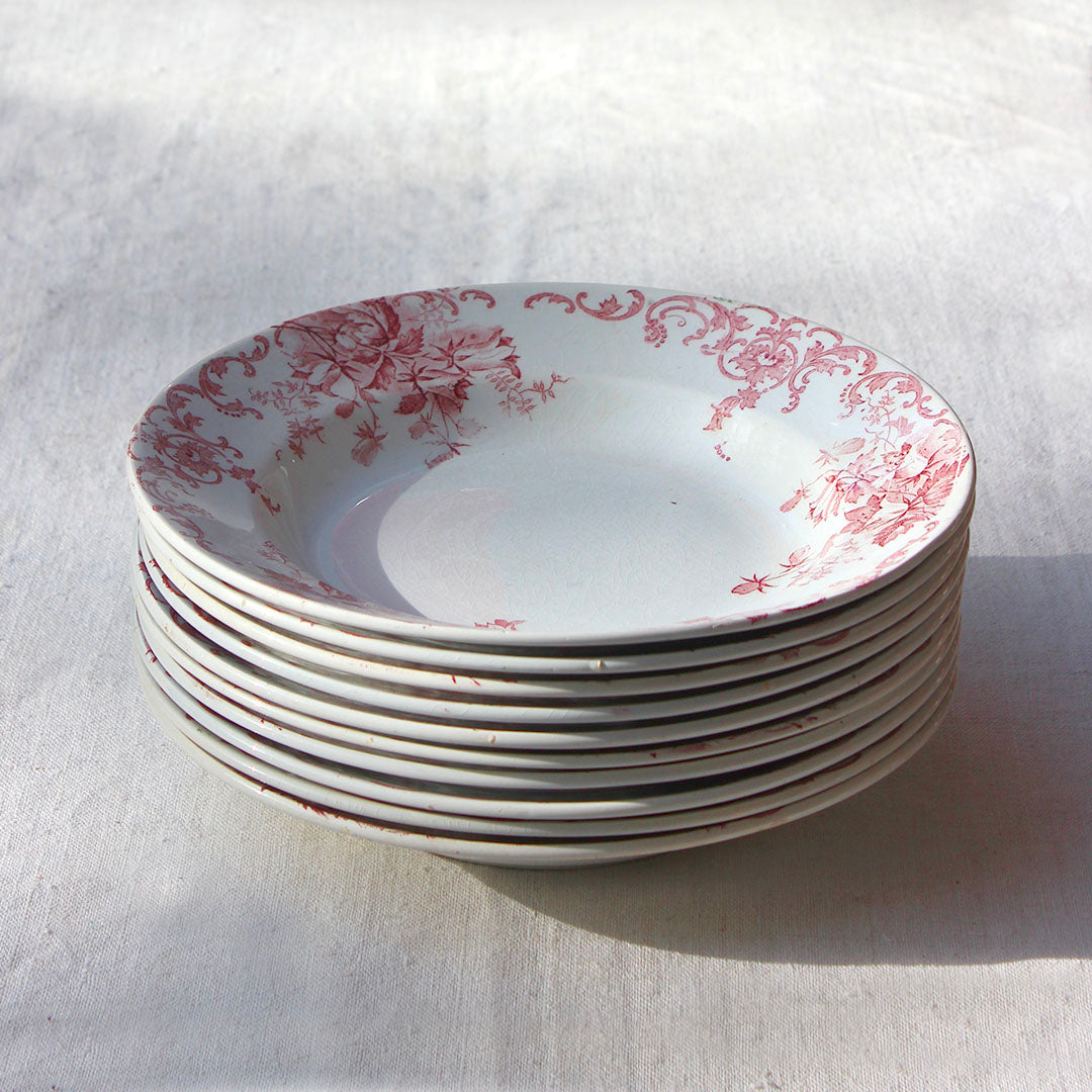 10 assiettes creuses en terre de fer rose