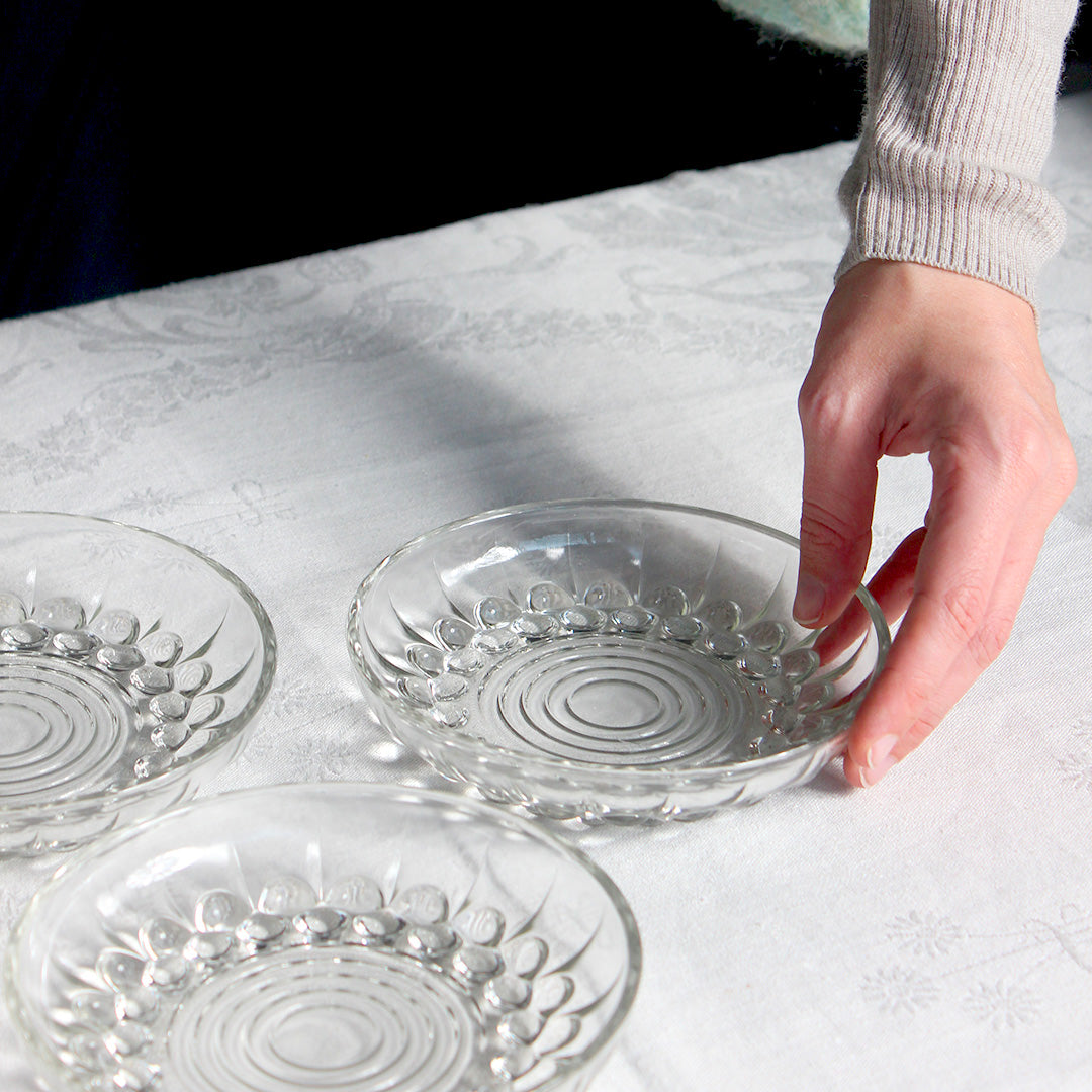 4 ramequins en verre ciselé