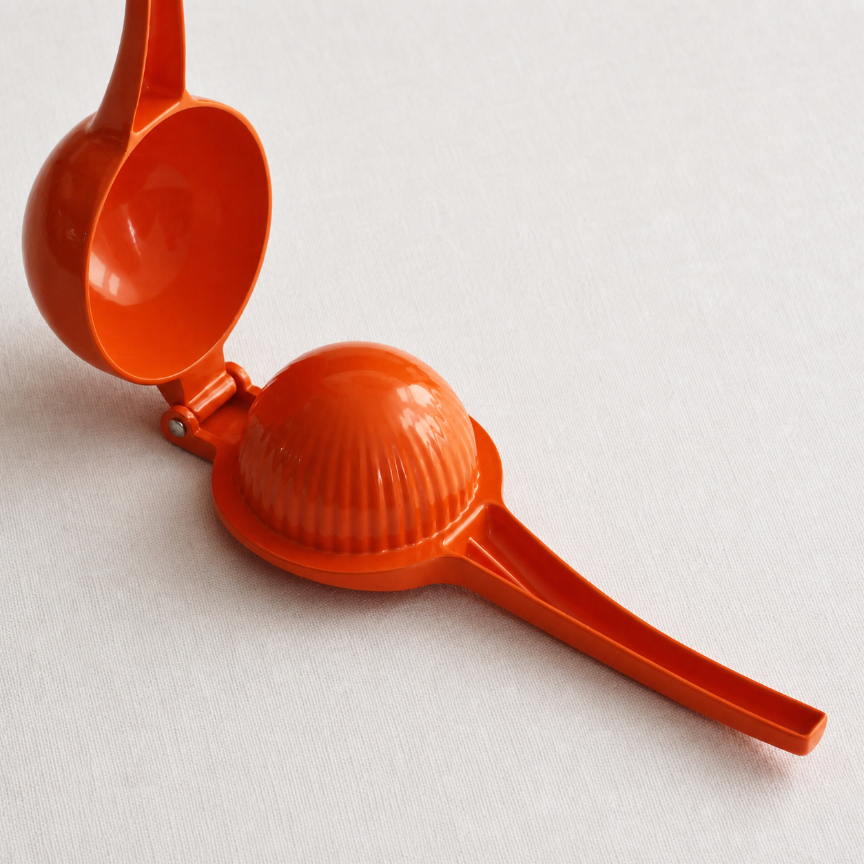 Presse- orange en métal coloré