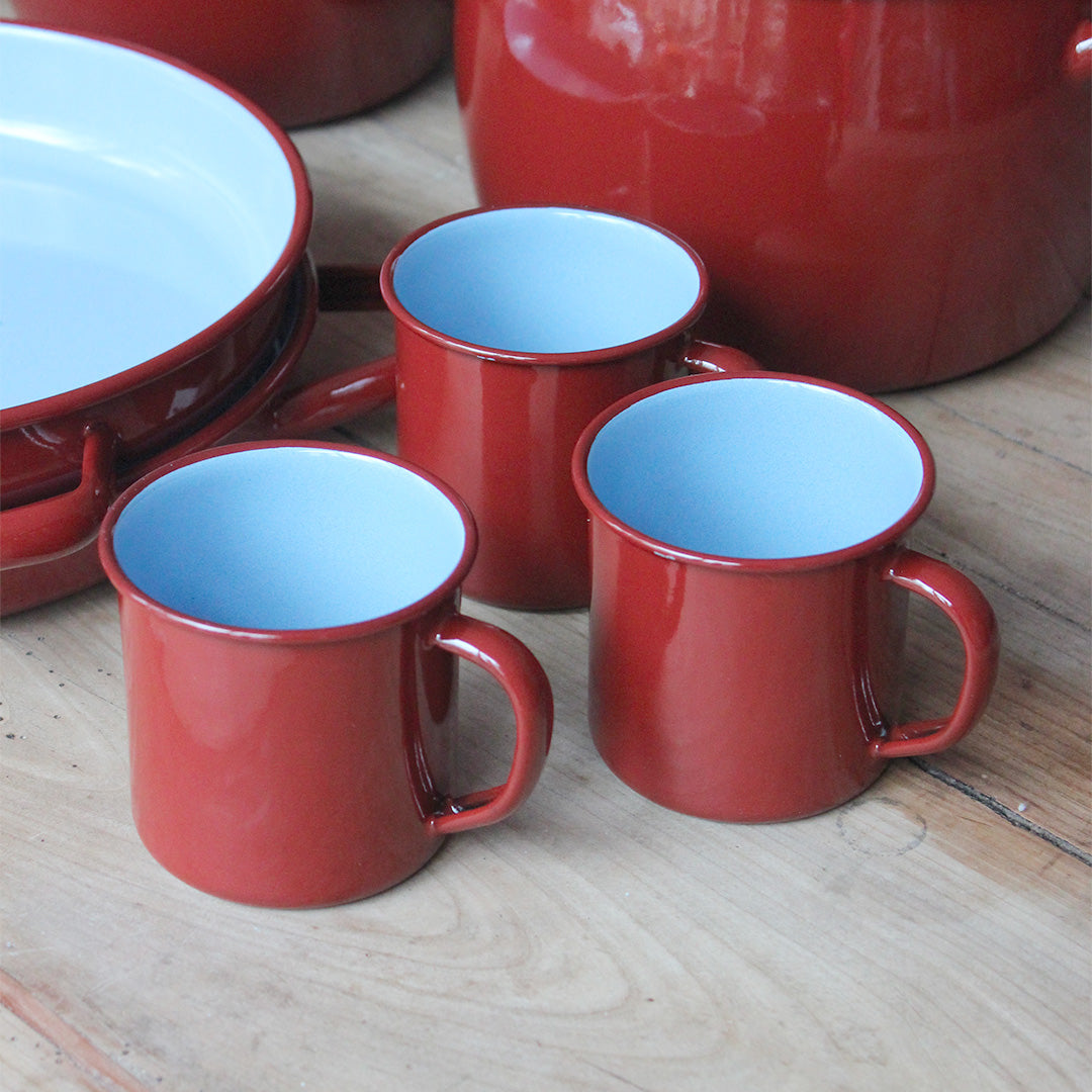 Tasse en acier émaillé