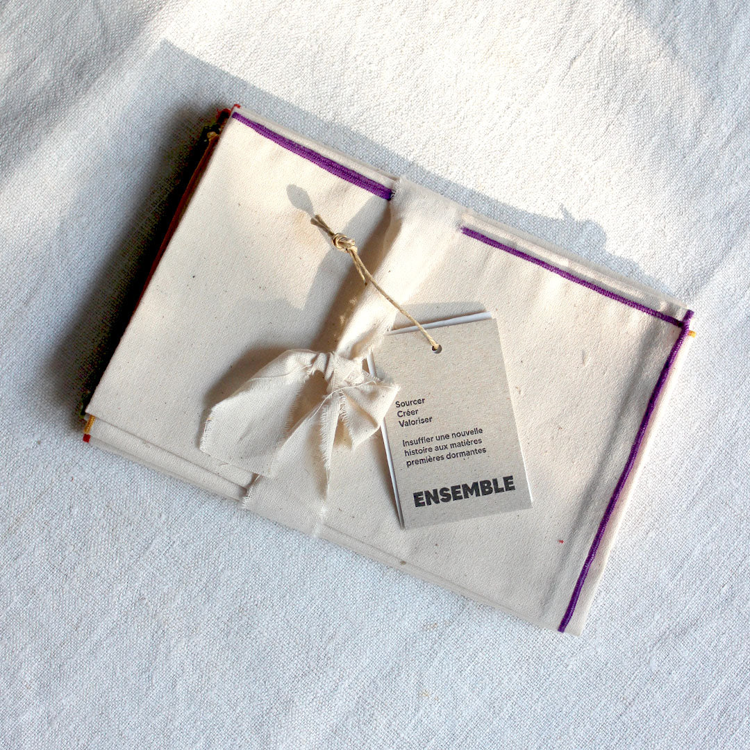 Quatre serviettes en coton écru