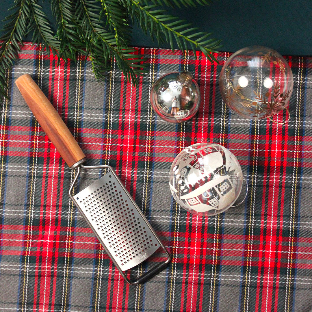 Râpe en inox manche en bois de prunier