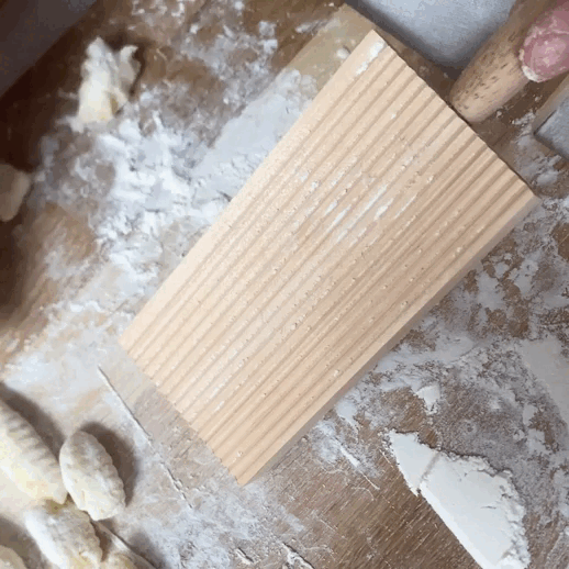 Tablette striée à gnocchis