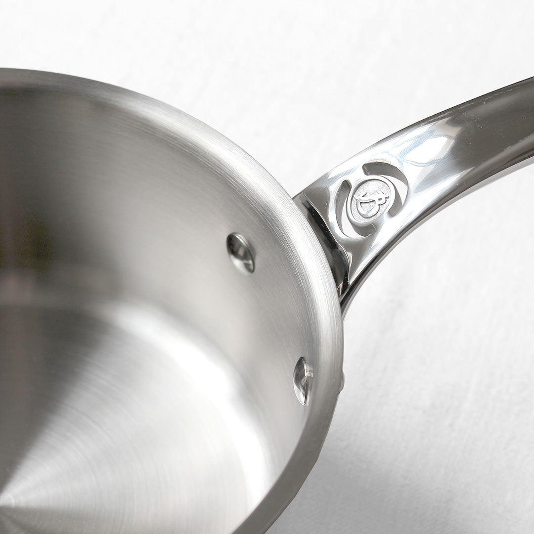 Casseroles à queue en inox