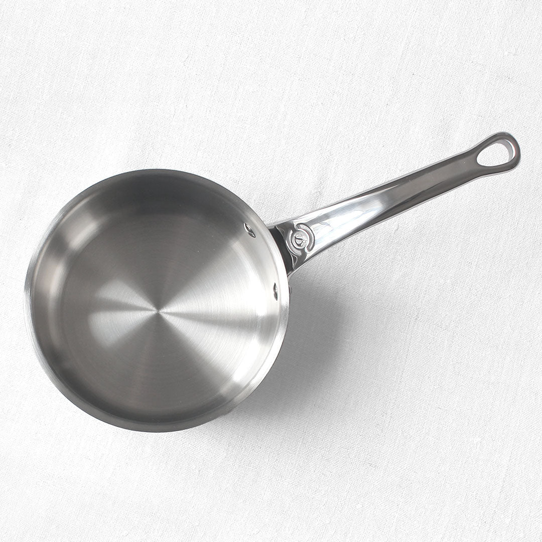 Casseroles à queue en inox