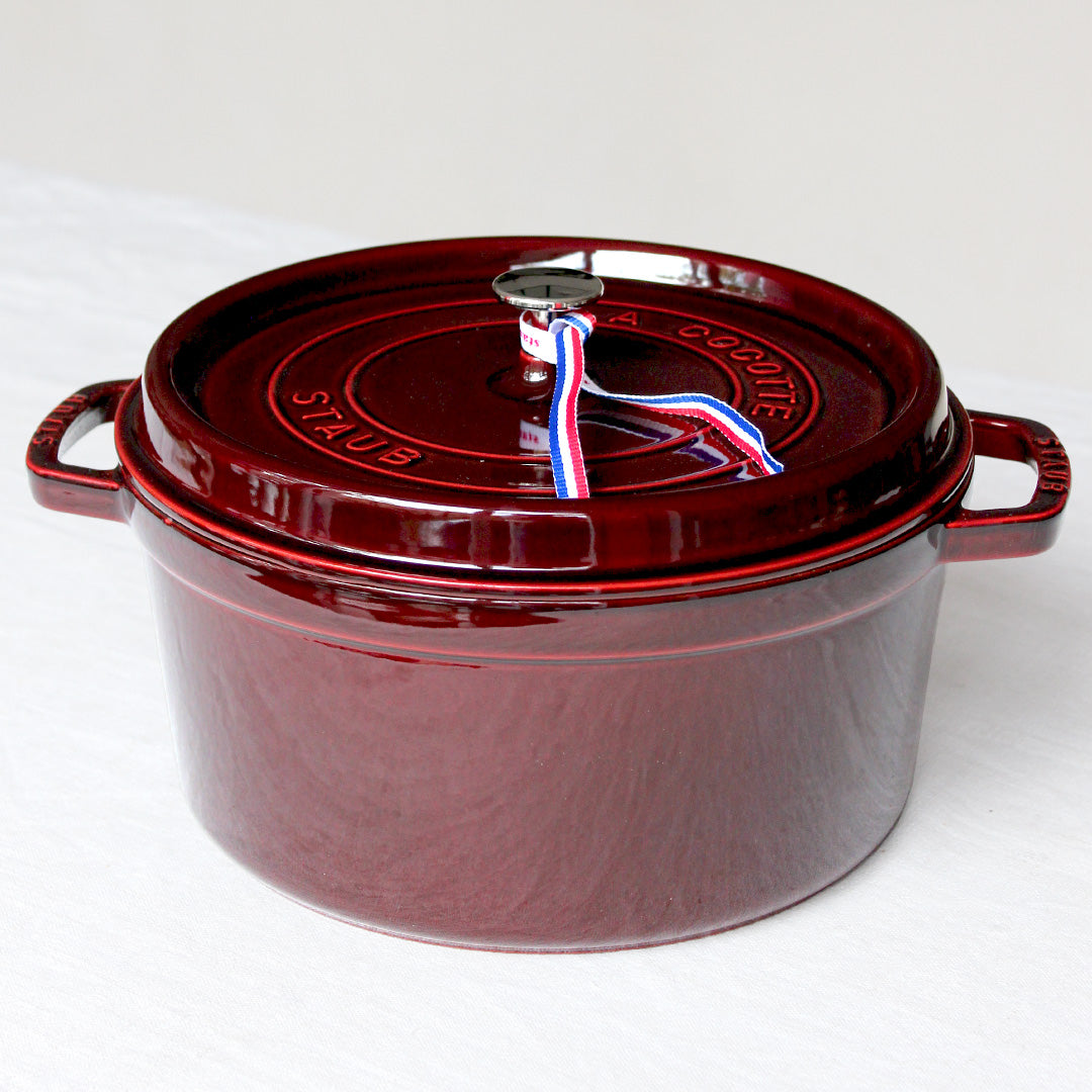 Cocotte ronde en fonte colorée staub