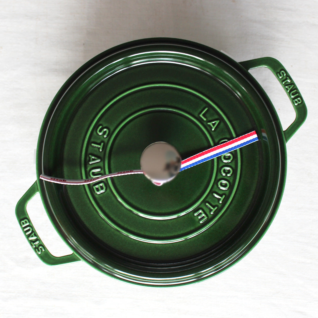 Cocotte ronde en fonte colorée staub
