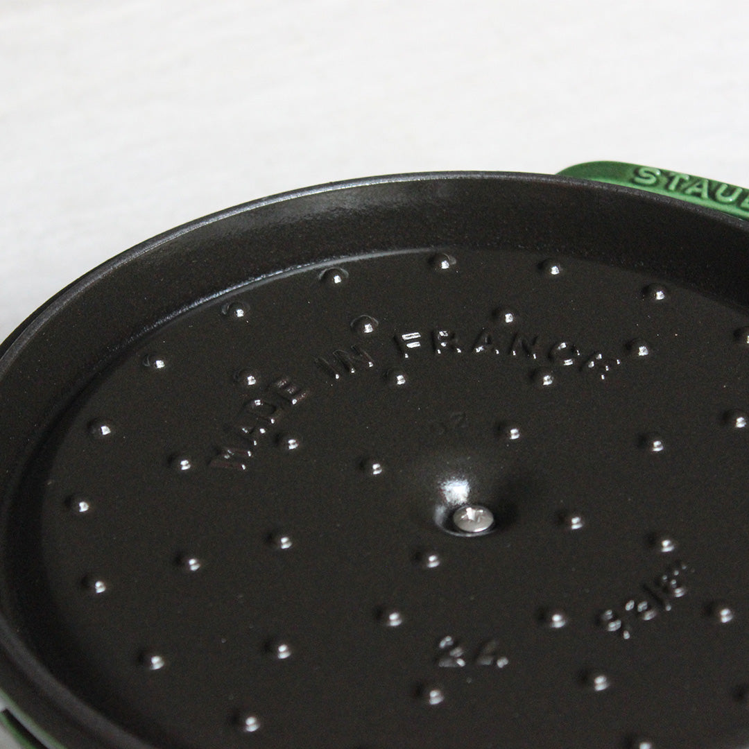 Cocotte ronde en fonte colorée staub