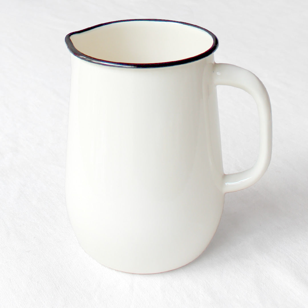 Grand carafe émaillée blanc
