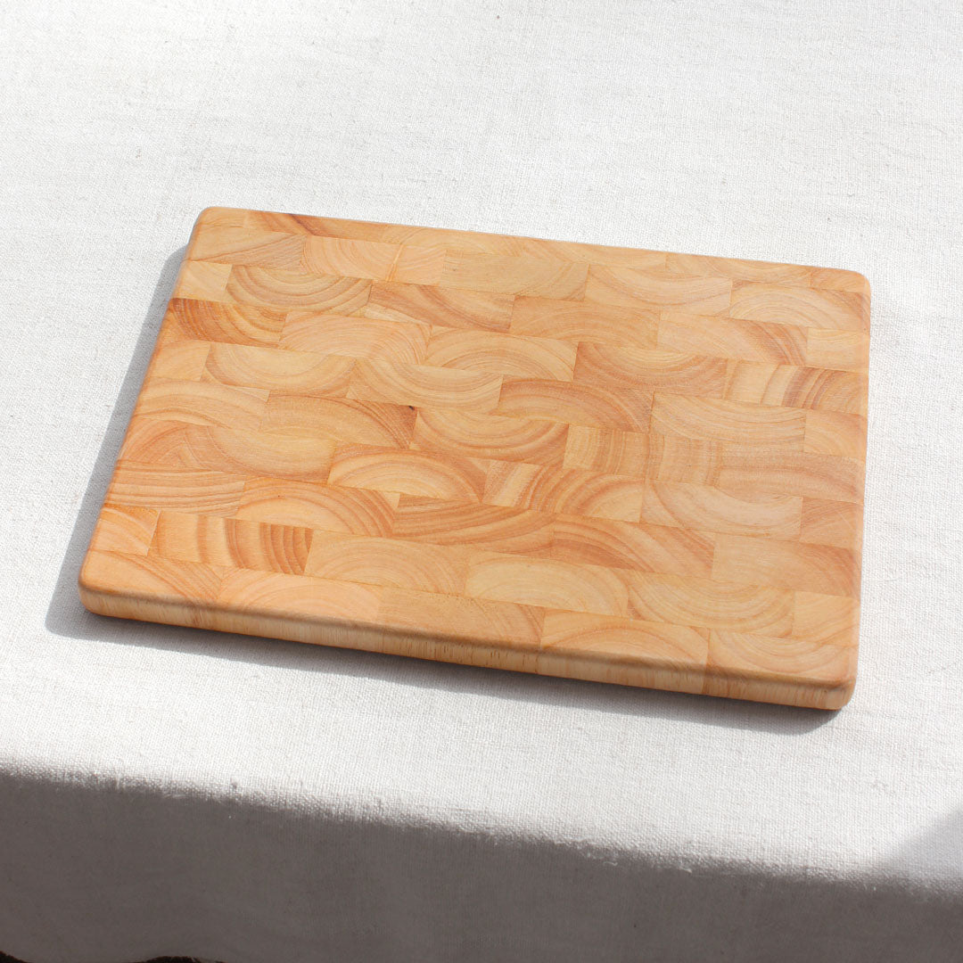 Planche à découper en bois d'hévéa