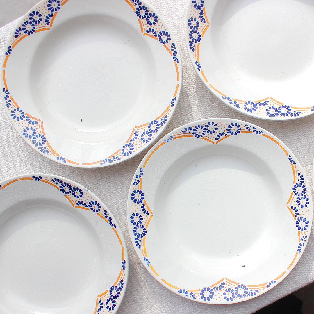 8 assiettes creuses aux marguerites bleues