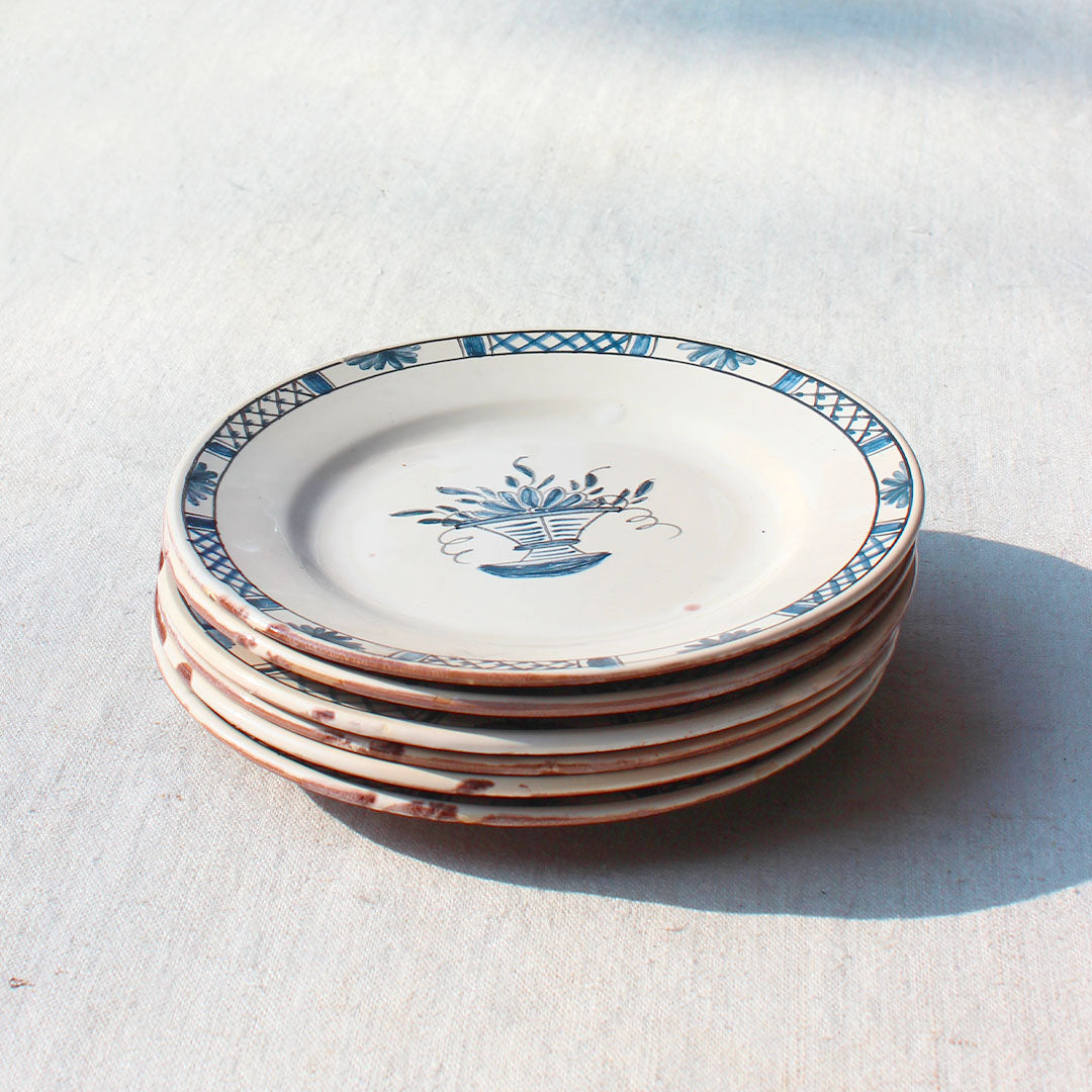 Assiettes en céramique cul noir