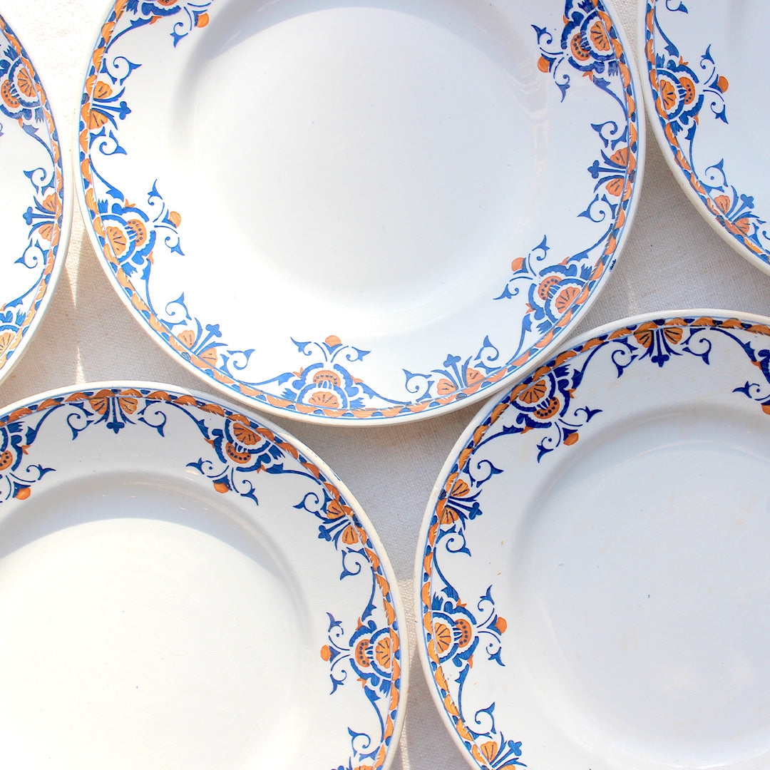 Assiettes aux motifs rocailles