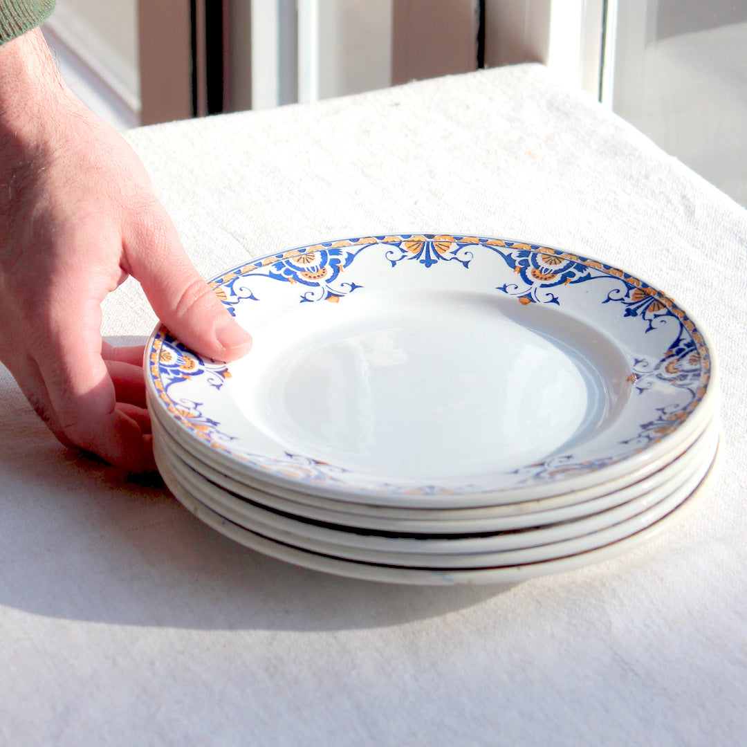 Assiettes aux motifs rocailles